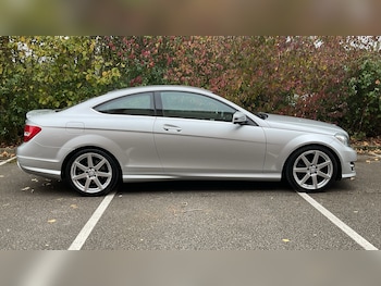 Used Mercedes-Benz C-Class 2015 for sale - 76086187: Photo