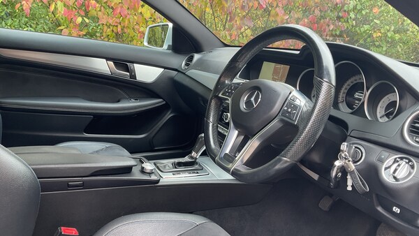 Used Mercedes-Benz C-Class 2015 for sale - 76086187: Photo 4