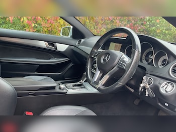 Used Mercedes-Benz C-Class 2015 for sale - 76086187: Photo