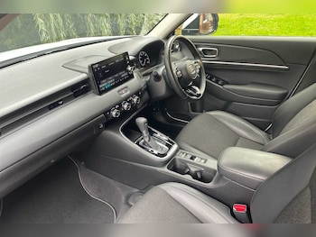 Used Honda HR-V 2023 for sale - 76102749: Photo