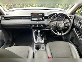 Used Honda HR-V 2023 for sale - 76102749: Photo