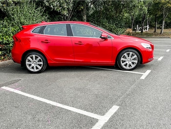 Used Volvo V40 2018 for sale - 75460252: Photo