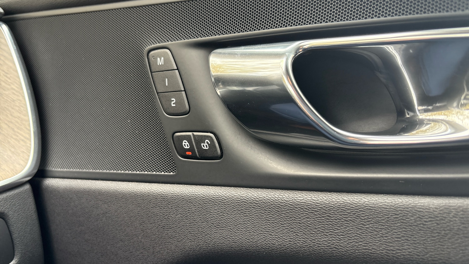 Used Volvo XC60 2018 for sale - 76539582: Photo 17