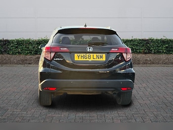 Used Honda HR-V 2018 for sale - 77560477: Photo