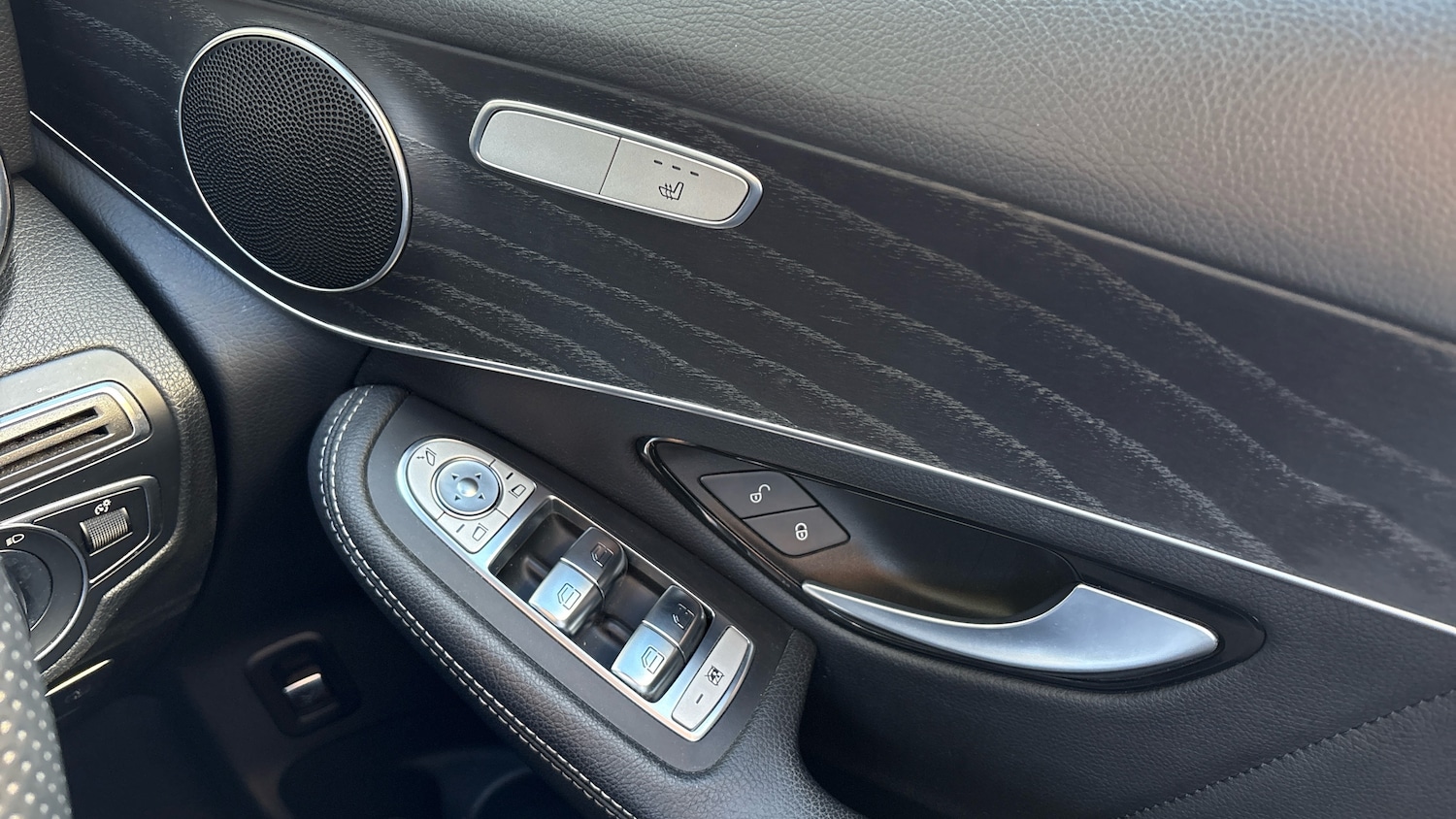 Used Mercedes-Benz GLC 2018 for sale - 76033124: Photo 16