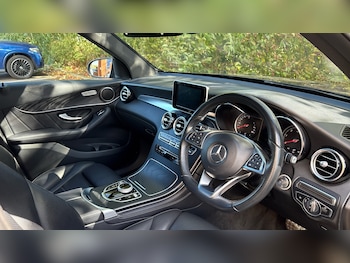 Used Mercedes-Benz GLC 2018 for sale - 76033124: Photo