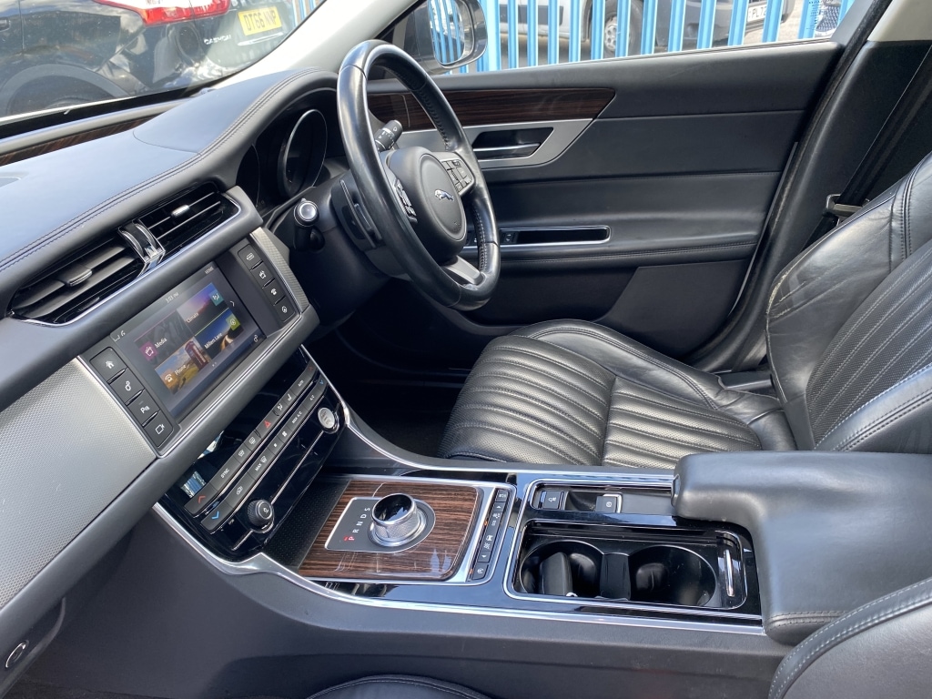 Used Jaguar XF 2015 for sale - 75836573: Photo 8