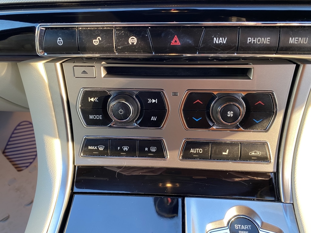 Used Jaguar XF 2014 for sale - 76492525: Photo 24