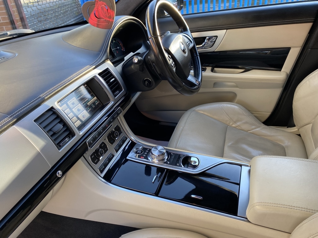 Used Jaguar XF 2014 for sale - 76492525: Photo 7