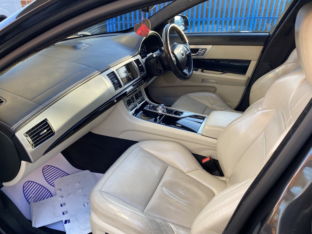 Used Jaguar XF 2014 for sale - 76492525: Photo 8