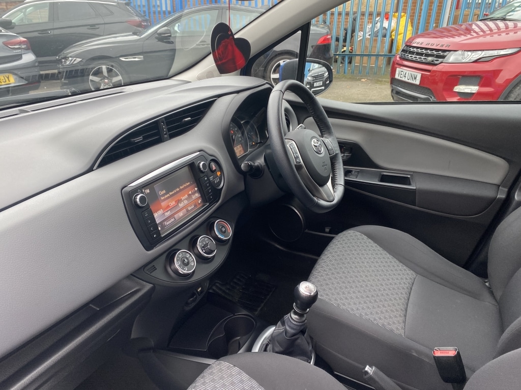 Used Toyota Yaris 2015 for sale - 76497658: Photo 10