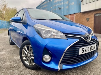 Used Toyota Yaris 2015 for sale - 76497658: Photo