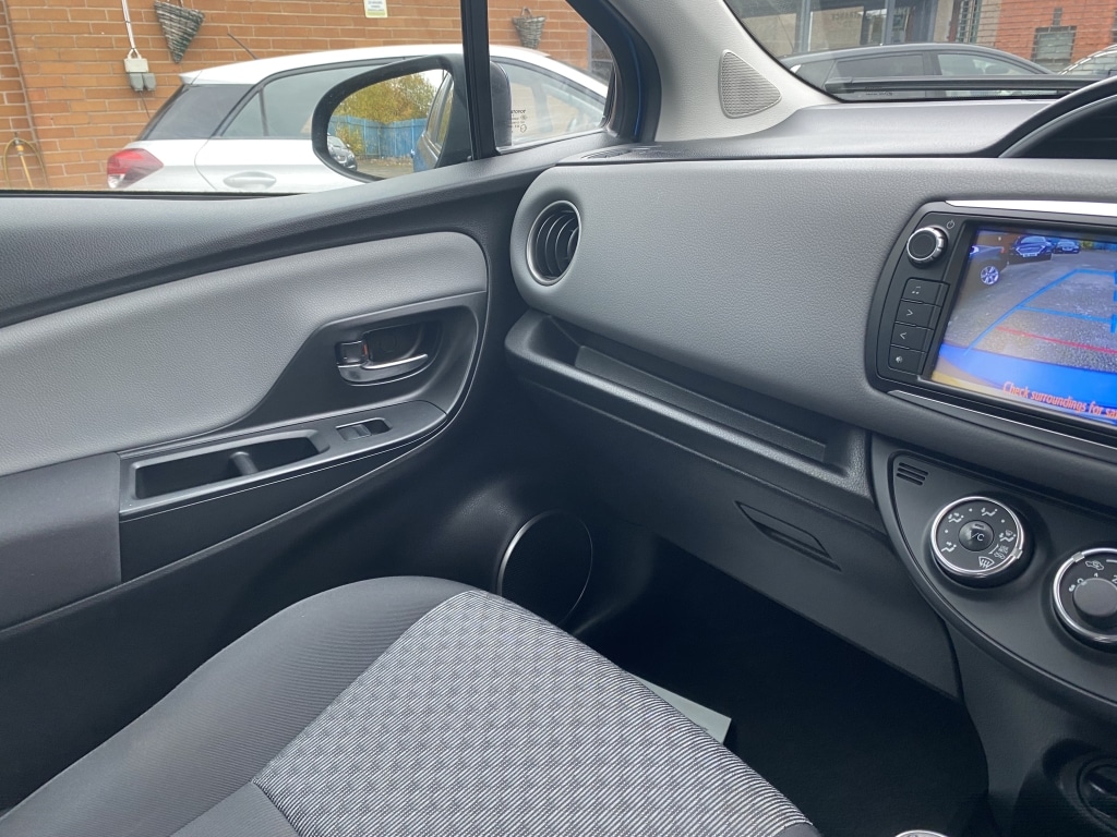 Used Toyota Yaris 2015 for sale - 76497658: Photo 23