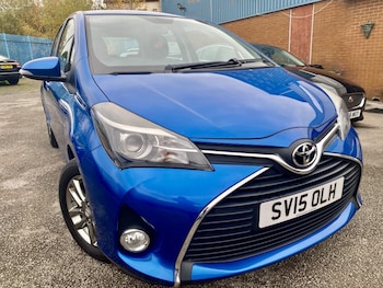 Used Toyota Yaris 2015 for sale - 76497658: Photo