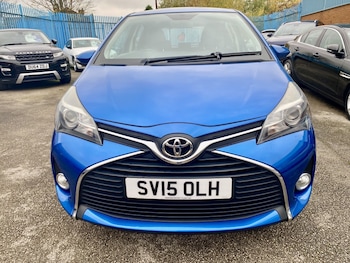 Used Toyota Yaris 2015 for sale - 76497658: Photo