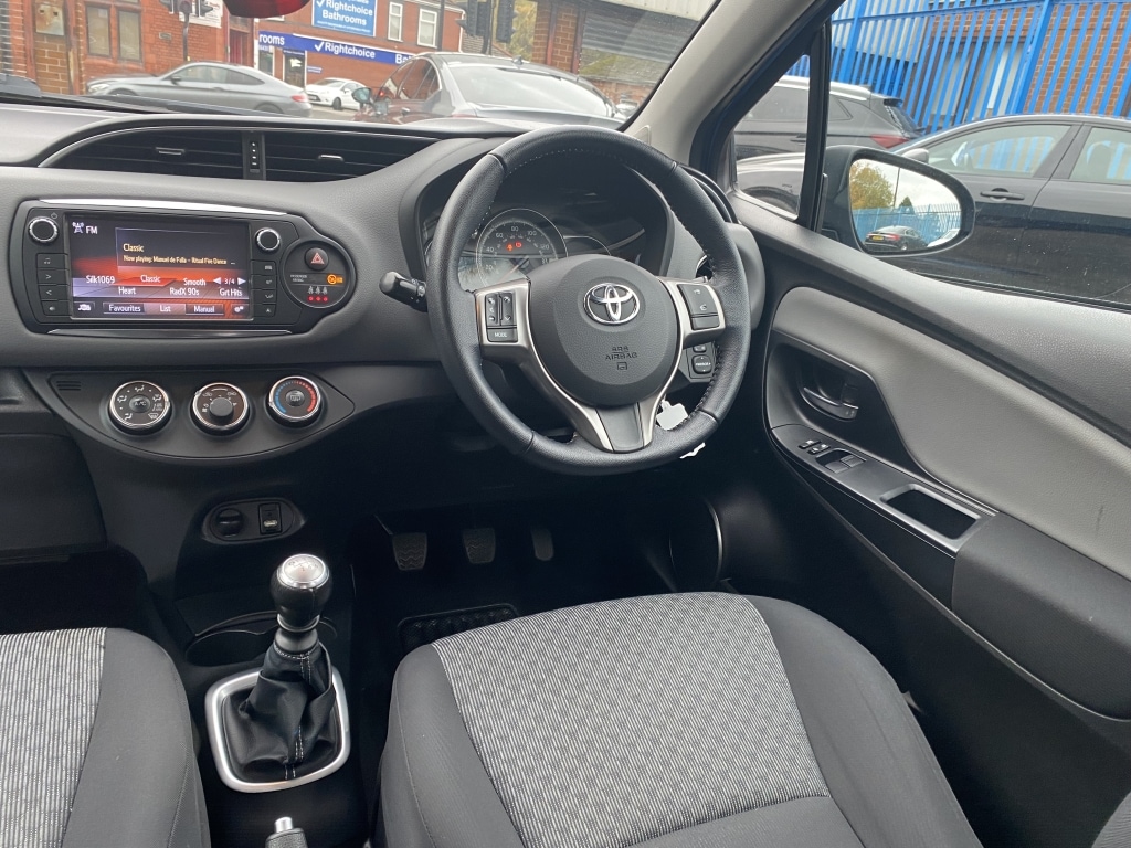 Used Toyota Yaris 2015 for sale - 76497658: Photo 8