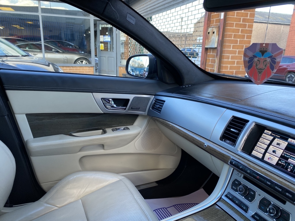 Used Jaguar XF 2014 for sale - 77055296: Photo 27