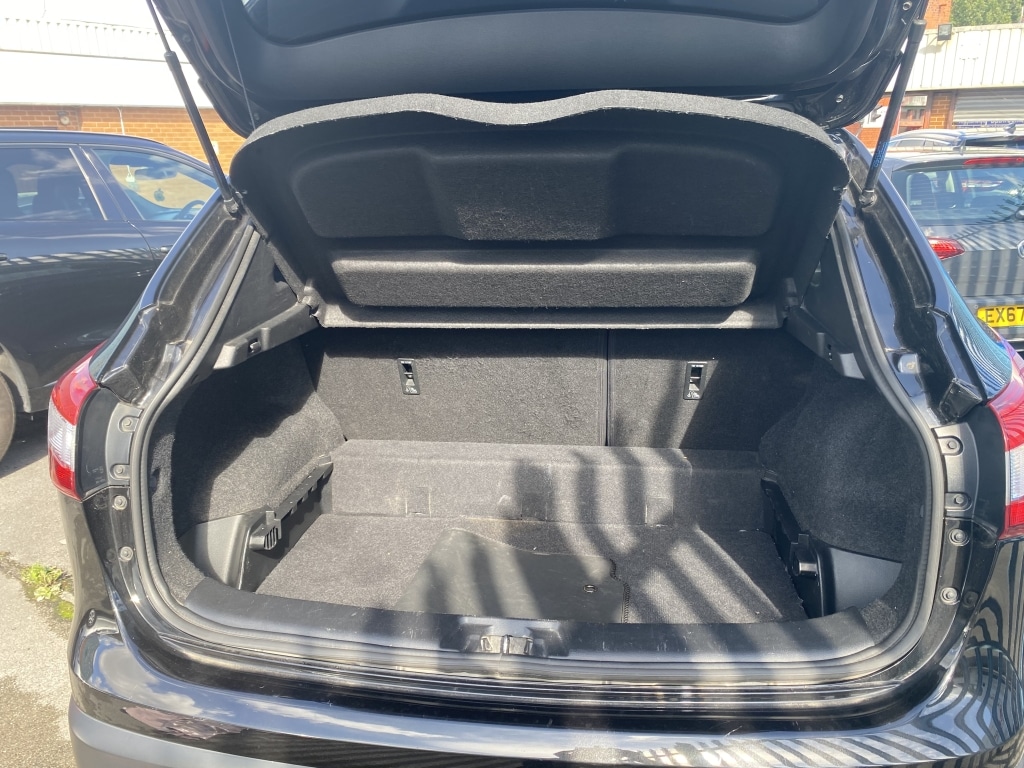 Used Nissan Qashqai 2017 for sale - 75058330: Photo 12