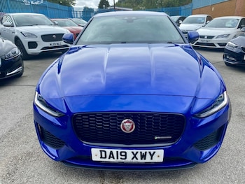 Used Jaguar XE 2019 for sale - 79547937: Photo