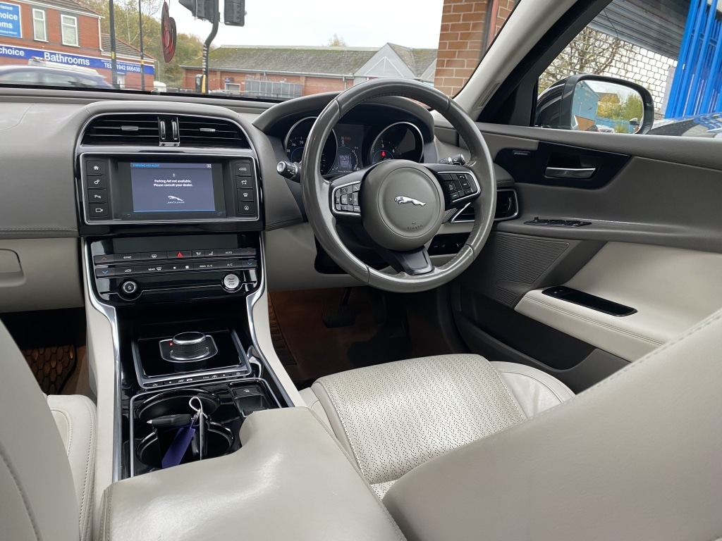 Used Jaguar XE 2016 for sale - 76375066: Photo 11