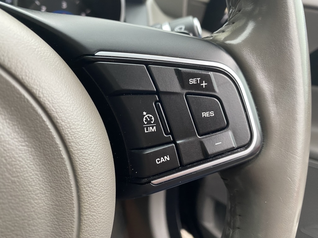 Used Jaguar XE 2016 for sale - 76375066: Photo 16