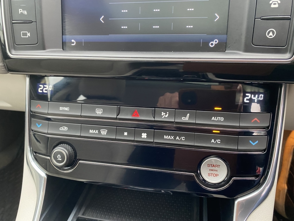 Used Jaguar XE 2016 for sale - 76375066: Photo 18