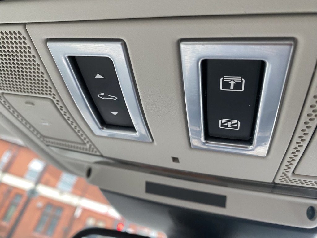 Used Jaguar XE 2016 for sale - 76375066: Photo 25