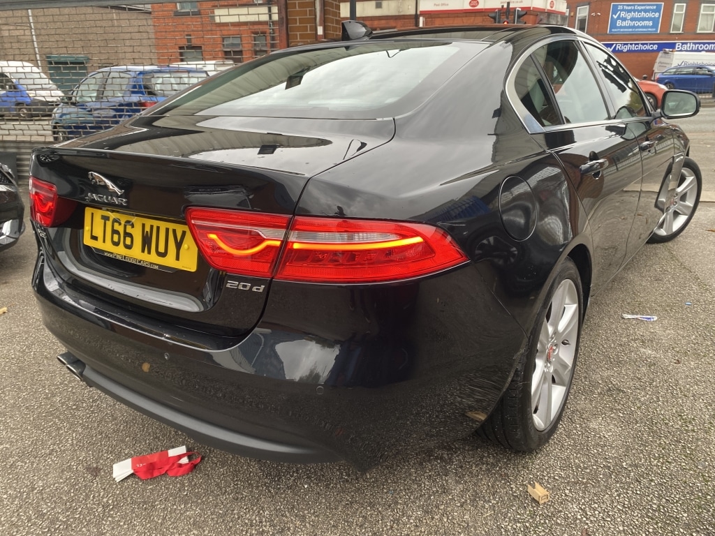 Used Jaguar XE 2016 for sale - 76375066: Photo 3