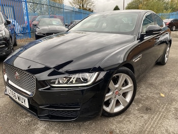 Used Jaguar XE 2016 for sale - 76375066: Photo