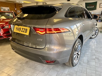 Used Jaguar F-Pace 2019 for sale - 77933653: Photo