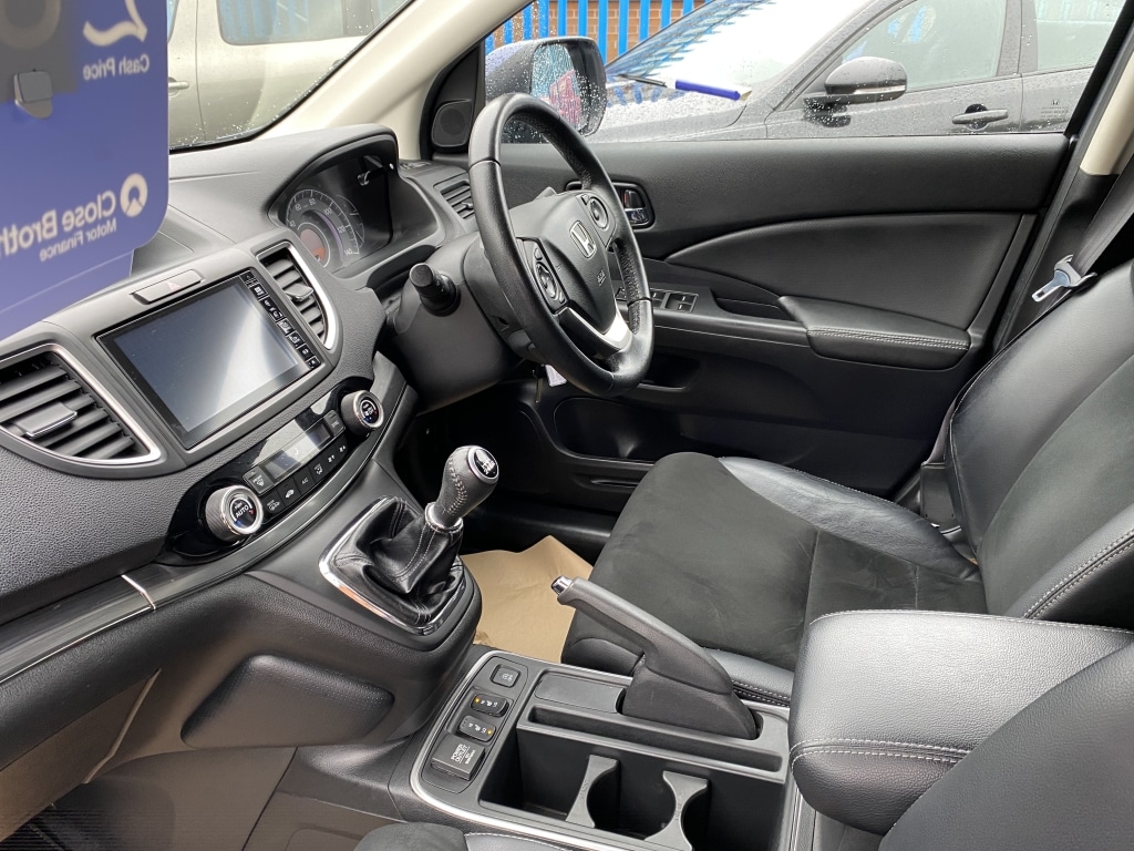 Used Honda CR-V 2018 for sale - 76000400: Photo 9