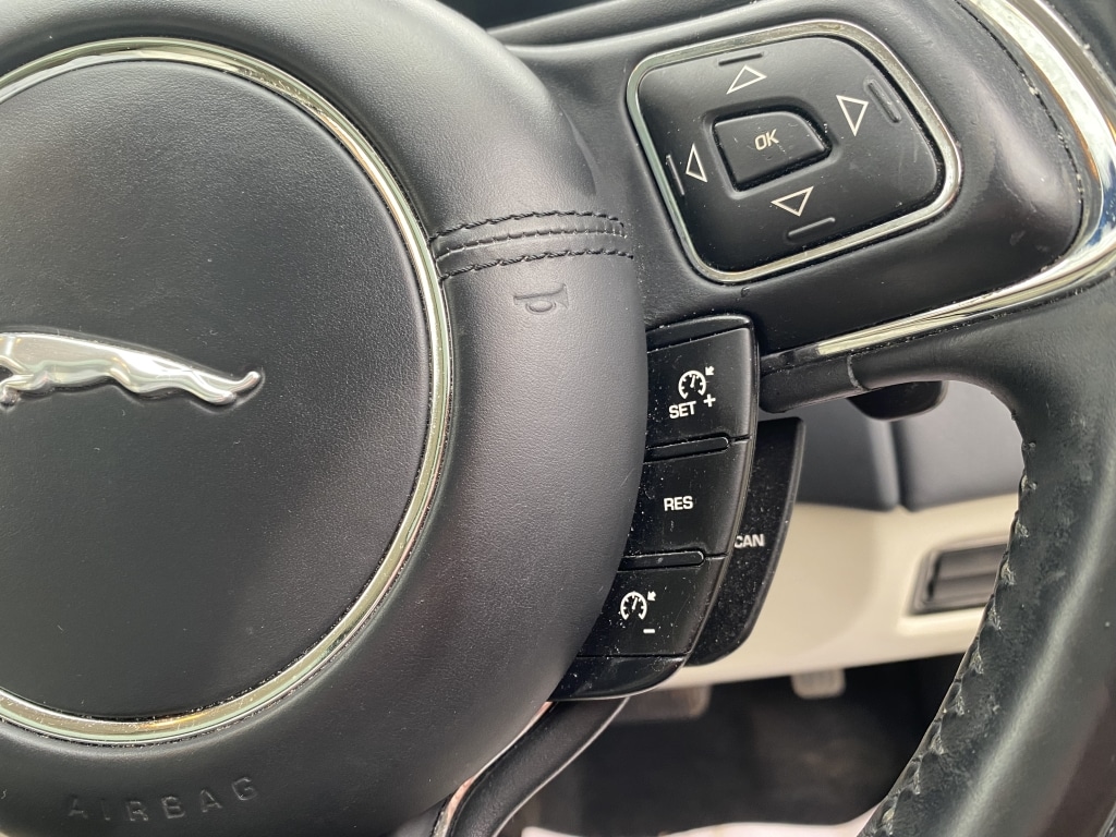 Used Jaguar XJ 2014 for sale - 78211542: Photo 25