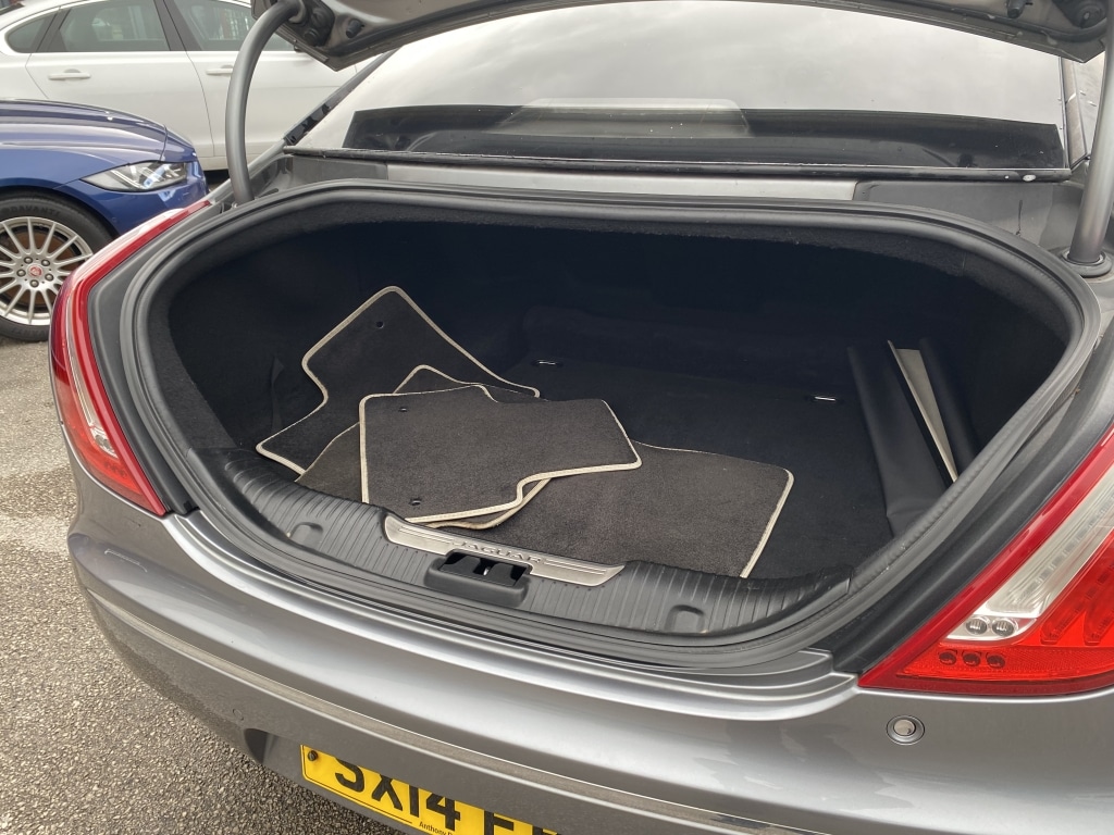 Used Jaguar XJ 2014 for sale - 78211542: Photo 9