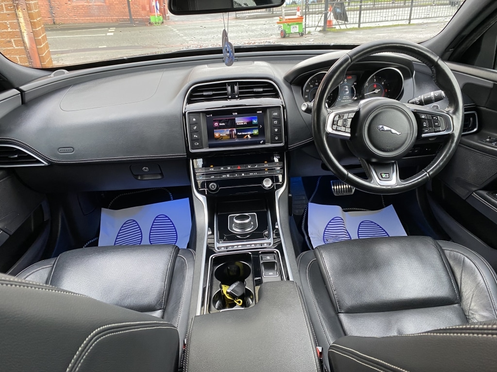 Used Jaguar XE 2018 for sale - 76749256: Photo 11