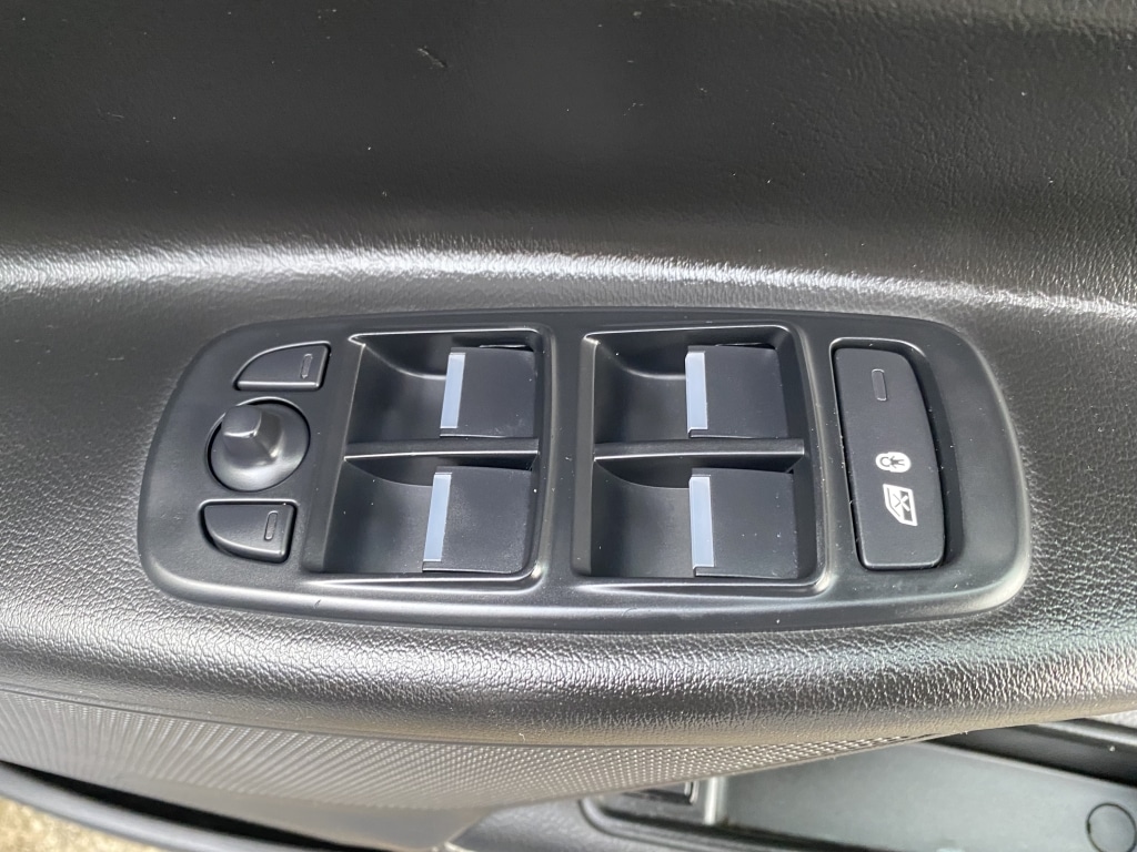 Used Jaguar XE 2018 for sale - 76749256: Photo 14