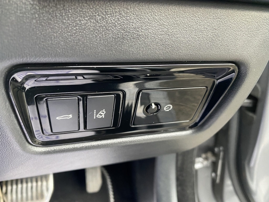 Used Jaguar XE 2018 for sale - 76749256: Photo 16