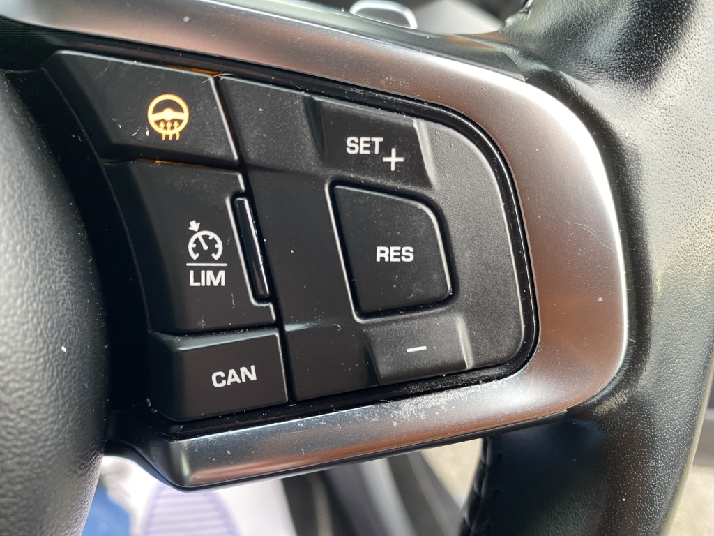 Used Jaguar XE 2018 for sale - 76749256: Photo 19