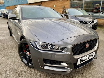 Used Jaguar XE 2018 for sale - 76749256: Photo