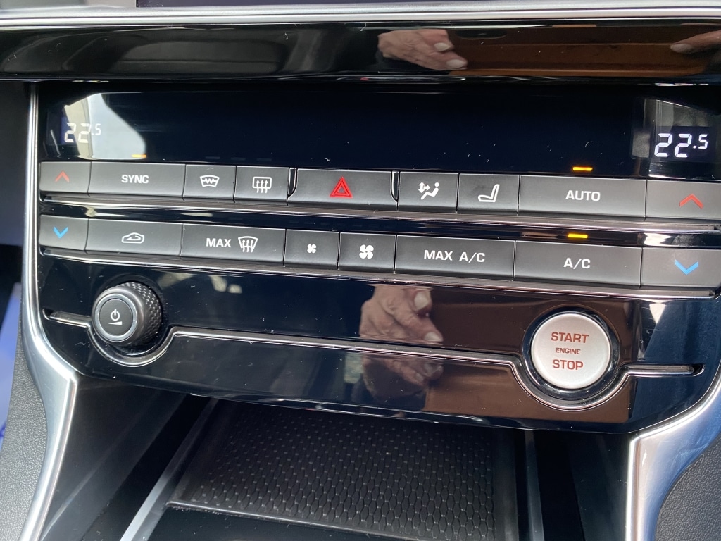 Used Jaguar XE 2018 for sale - 76749256: Photo 23