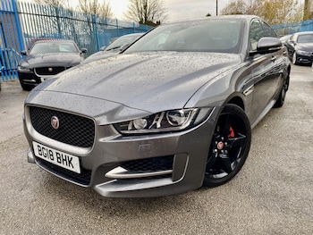 Used Jaguar XE 2018 for sale - 76749256: Photo