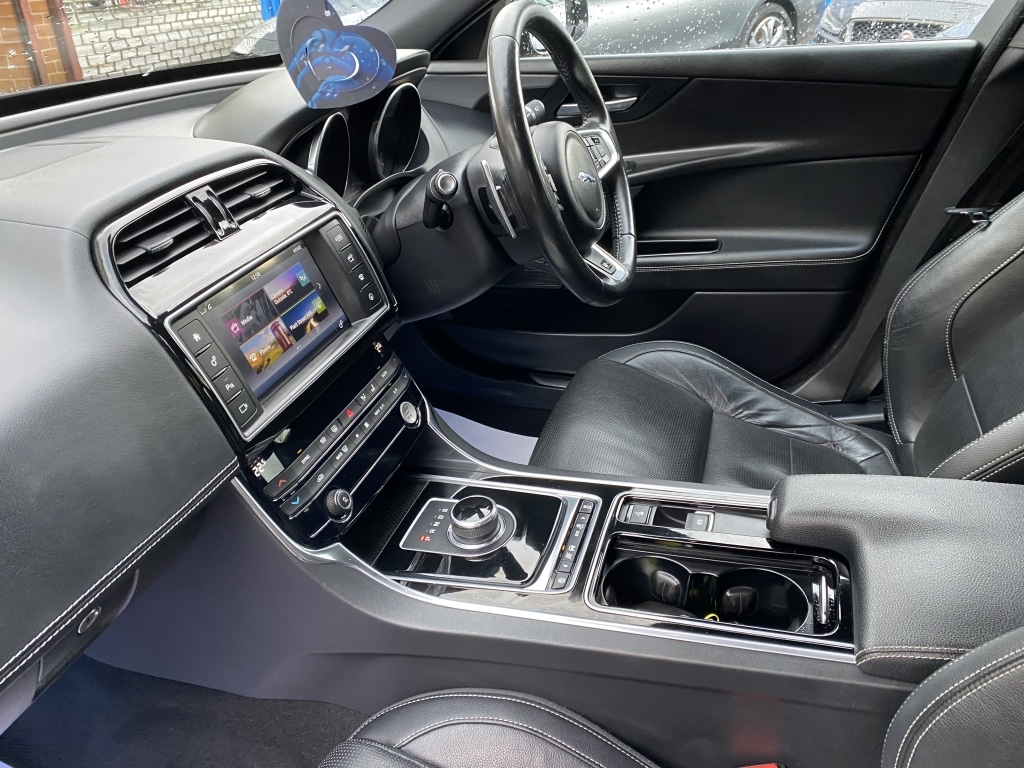 Used Jaguar XE 2018 for sale - 76749256: Photo 8