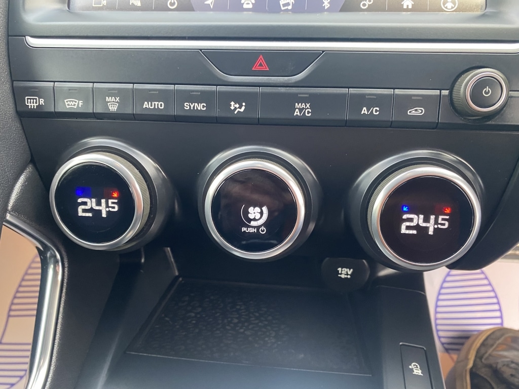 Used Jaguar E-Pace 2018 for sale - 76687516: Photo 22