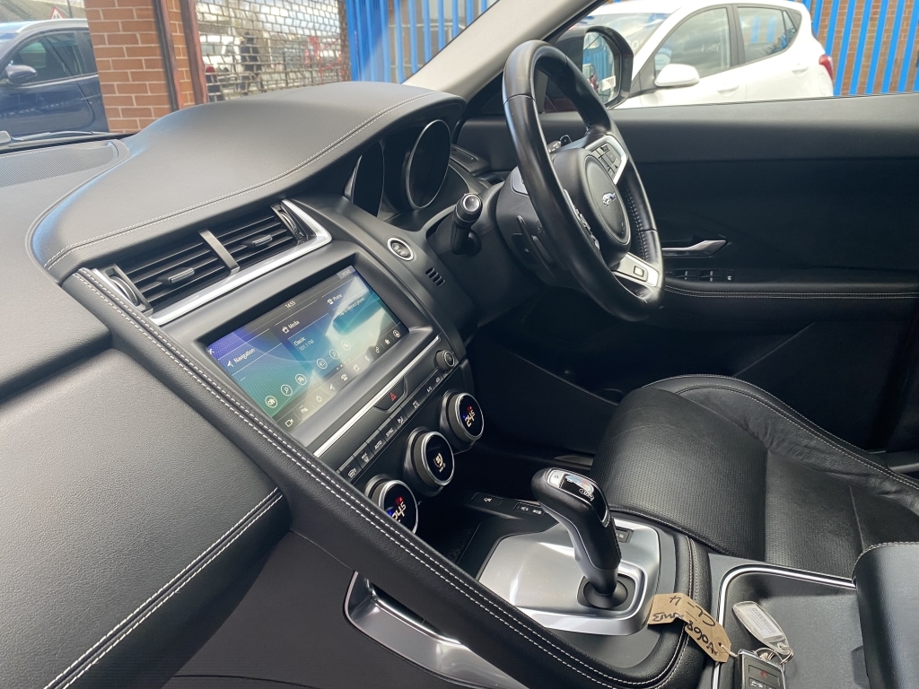 Used Jaguar E-Pace 2018 for sale - 76687516: Photo 6