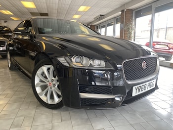 Used Jaguar XF 2018 for sale - 79552359: Photo