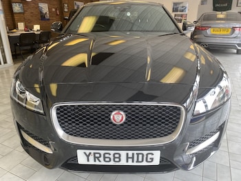 Used Jaguar XF 2018 for sale - 79552359: Photo