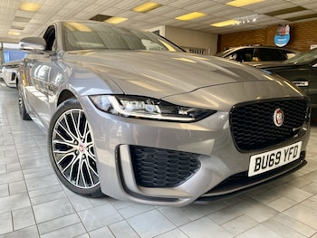 Used Jaguar XE 2019 for sale - 79252920: Photo