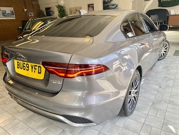 Used Jaguar XE 2019 for sale - 79252920: Photo