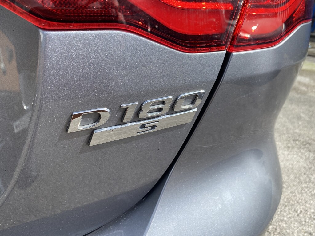 Used Jaguar XE 2019 for sale - 78211550: Photo 15