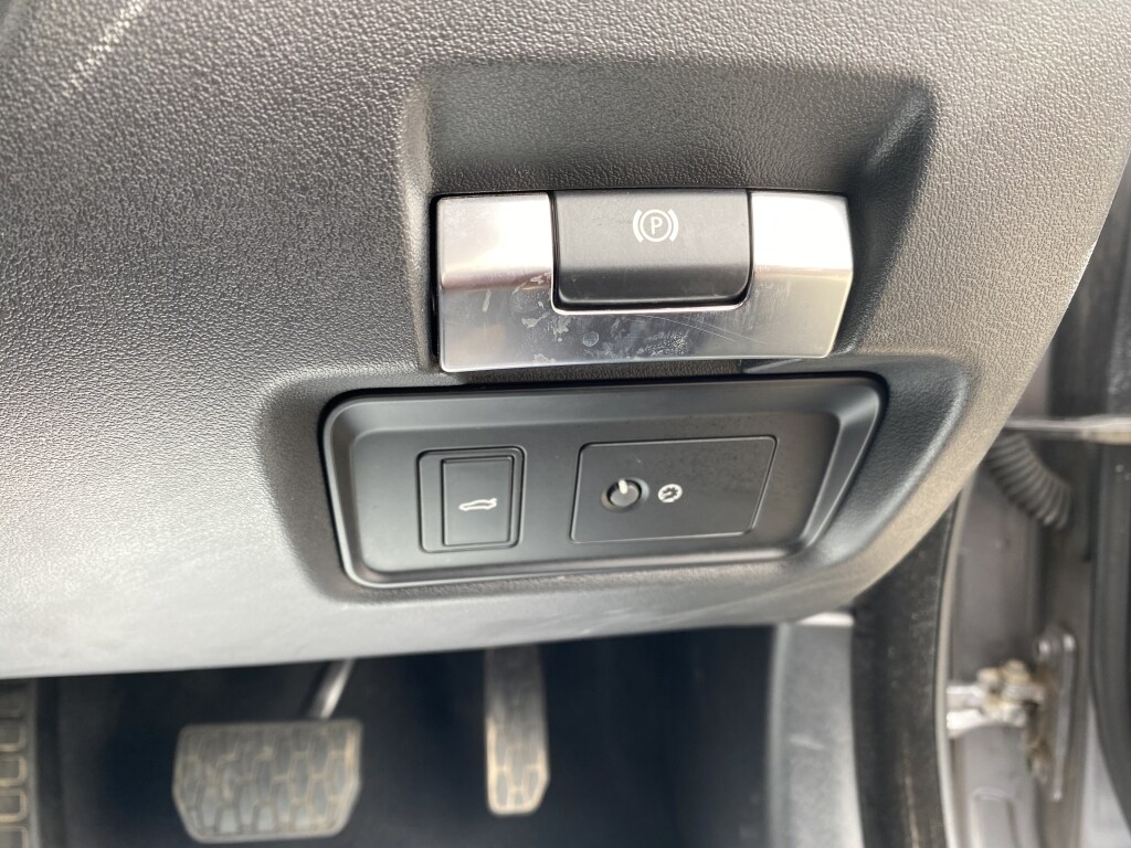 Used Jaguar XE 2019 for sale - 78211550: Photo 17