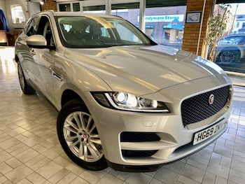 Used Jaguar F-Pace 2019 for sale - 76589219: Photo